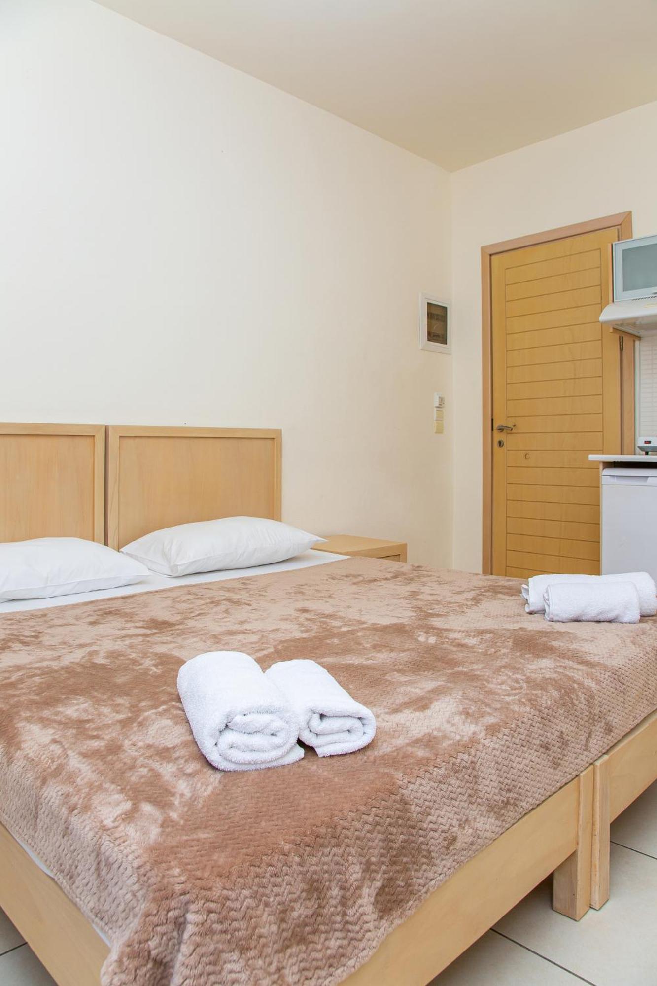 Hermes Hotel Malia  Exterior photo